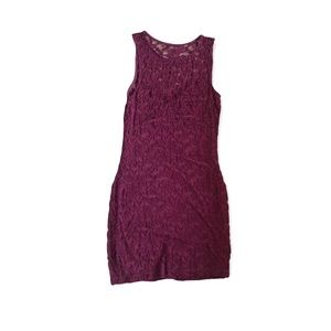 Burgundy sleeveless lace dress